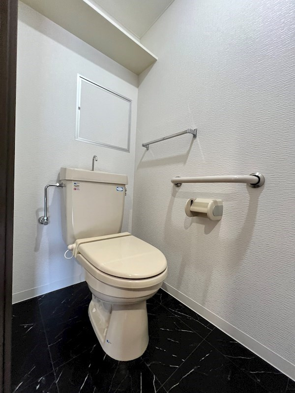 神戸市須磨区南落合１丁目の賃貸マンションのトイレ|ゆったりとした空間のトイレです