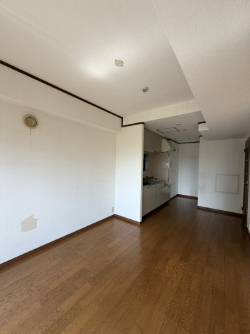 神戸市兵庫区中道通５丁目の賃貸マンションの居間・リビング