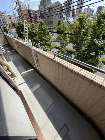 神戸市兵庫区中道通５丁目の賃貸マンションのバルコニー