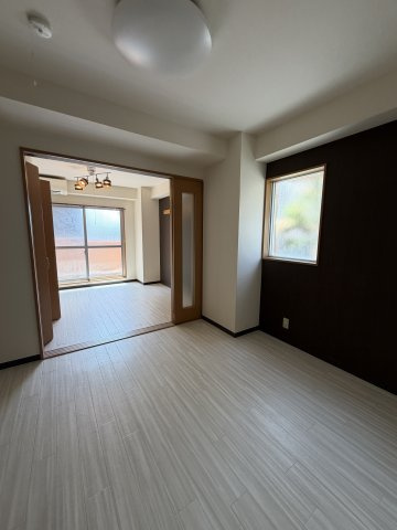 神戸市須磨区若木町１丁目の賃貸マンションの居間・リビング