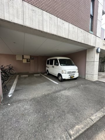 リバーシティ室見の駐車場