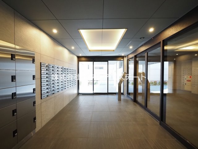 AND TERRACE　文の里のロビー