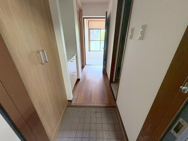 新潮通り一番館の玄関