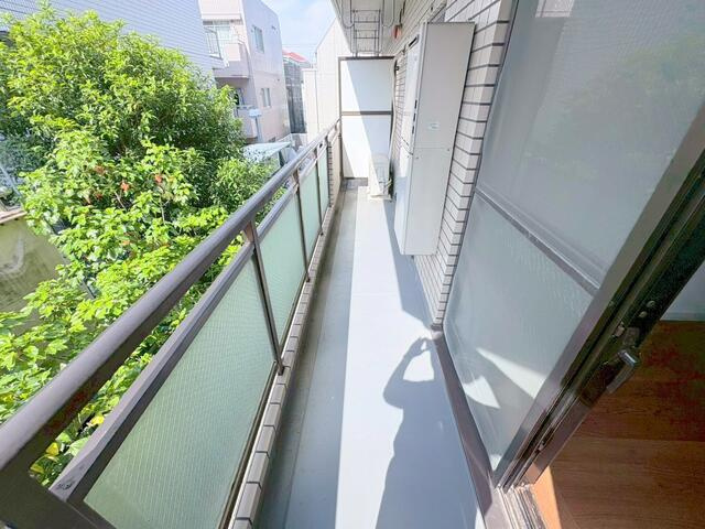 新潮通り一番館のバルコニー