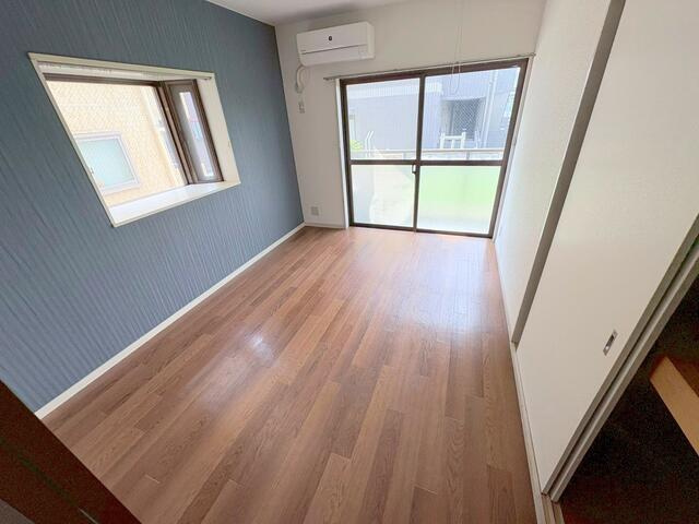 新潮通り一番館の居間・リビング