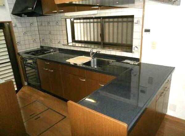 千種区穂波町一戸建のキッチン