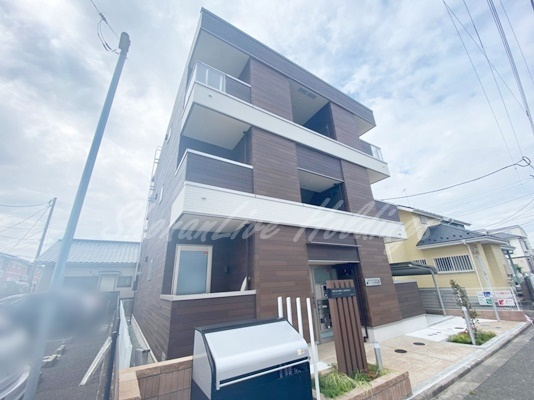 茅ヶ崎市出口町のアパートの外観