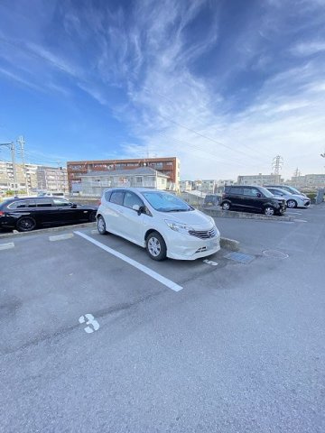 デイグラン シャンドフルールの駐車場