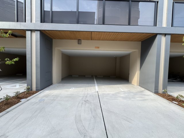 ドゥーエ尾久の駐車場