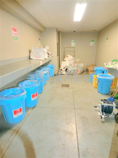 ルーブル仲六郷弐番館のその他共用部分|曜日時間関係なくゴミ出し可能な敷地内ゴミ捨て場