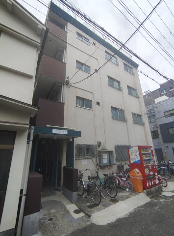 アクシス水道筋のエントランス