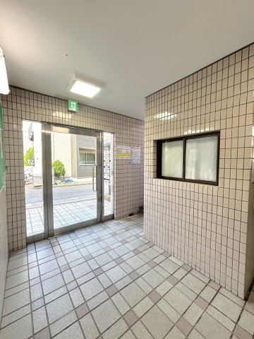 スカイコート西新井のロビー
