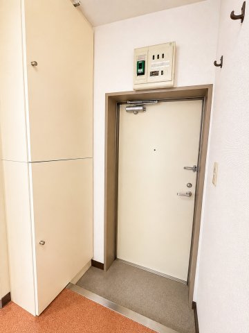 スカイコート西新井の玄関
