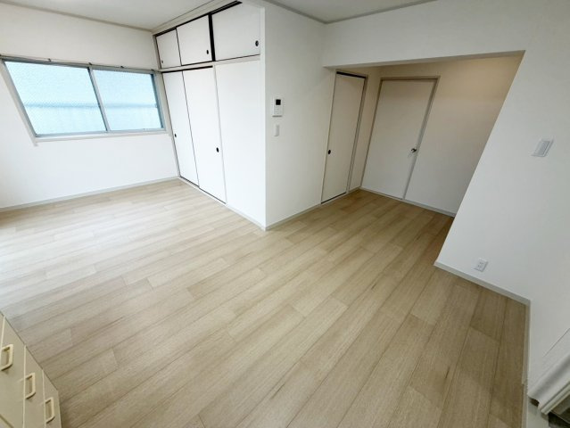 コーポ緑地の居間・リビング