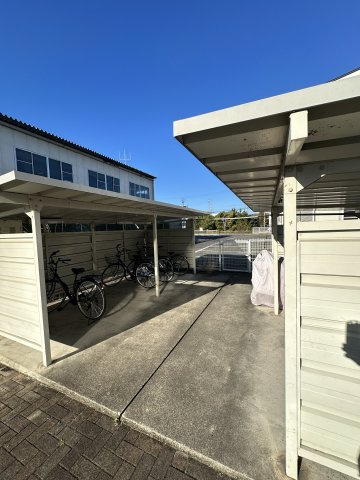 シャンポール青木の駐車場