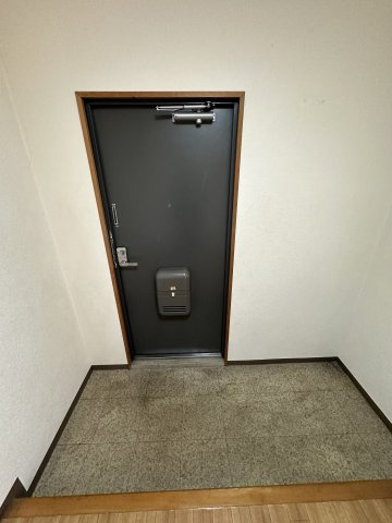 シャンポール青木の玄関