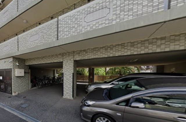 寺田町ハイツの駐車場