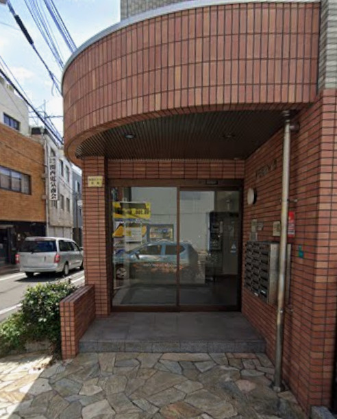 寺田町ハイツのエントランス
