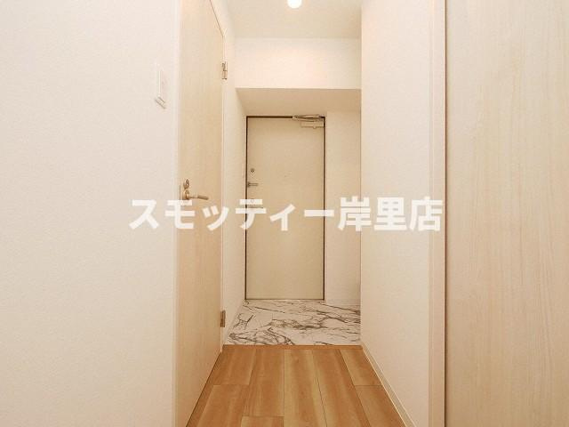 グランパシフィック難波南innovationの玄関|明るい玄関です