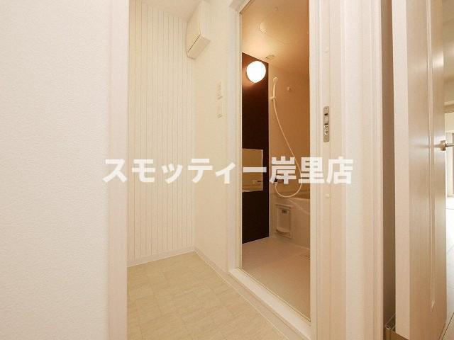 グランパシフィック難波南innovationの収納|こまごまとしたものを収納できそうですね