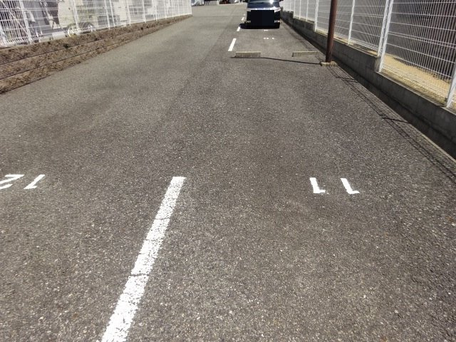 コンフォート・ヴィラⅡの駐車場