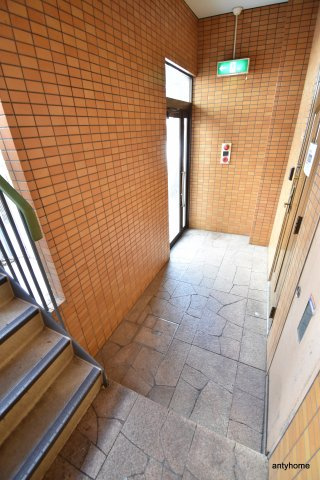 STEADY三国本町　仲介手数料無料のエントランス