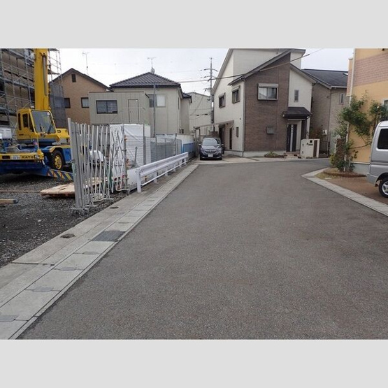 【その他共用部分】 | Tell me 和華 | 建物周辺の道路です