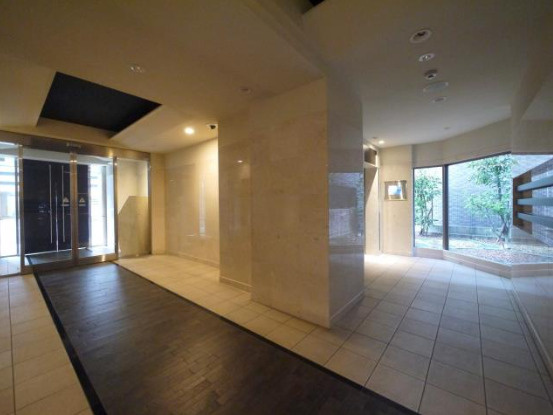 名古屋市中区千代田２丁目の賃貸マンションのロビー