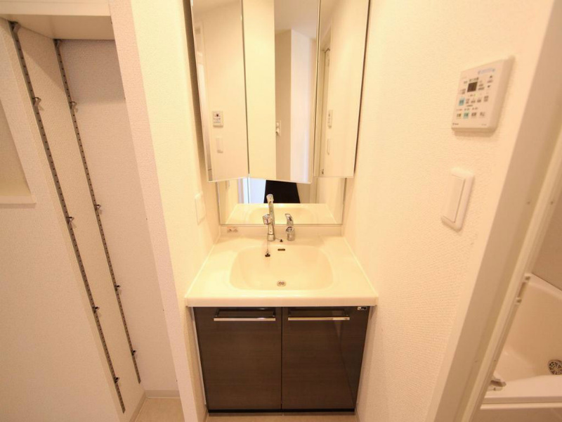 名古屋市中区千代田２丁目の賃貸マンションの洗面所