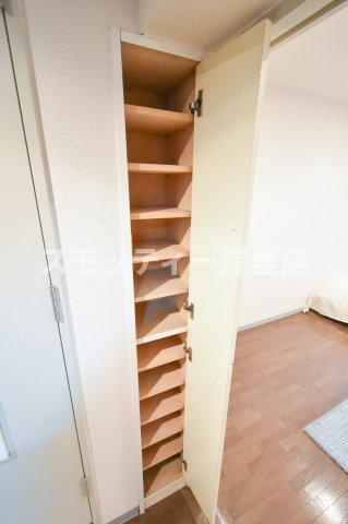 パラドール北加賀屋の収納