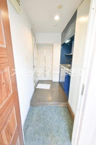 パラドール北加賀屋の玄関