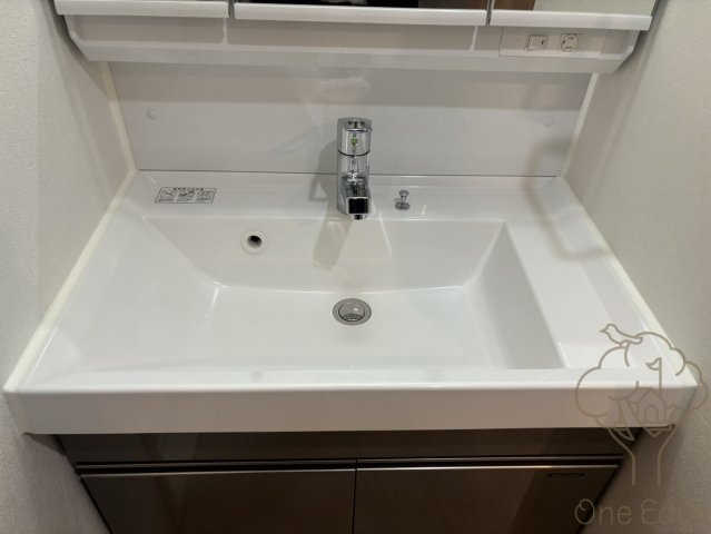 アーバネックス南森町EASTの独立洗面台