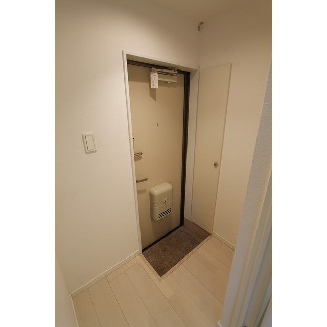 クレセント薬院の玄関