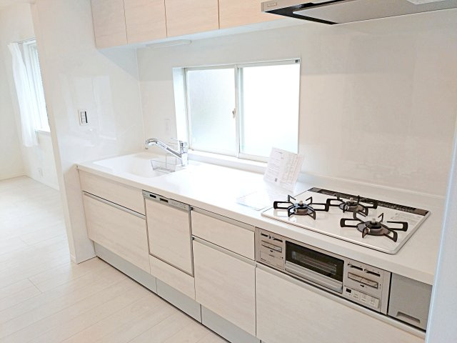 横浜市青葉区美しが丘西二丁目戸建のキッチン|きれいなキッチンです