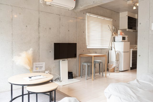 COCOBNB DAIKOKUCHO NAMBA OSAKAの居間・リビング