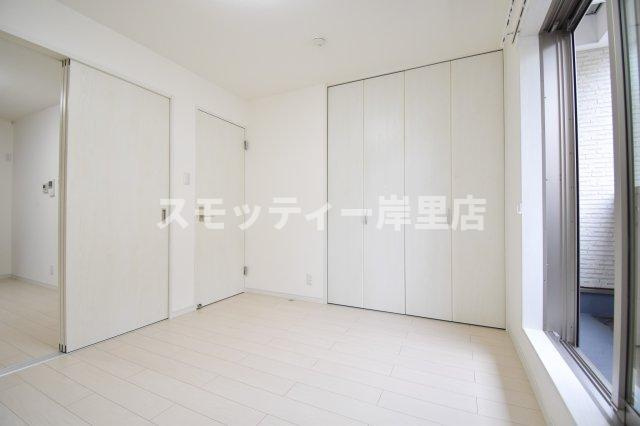 グリッター清水丘の洋室