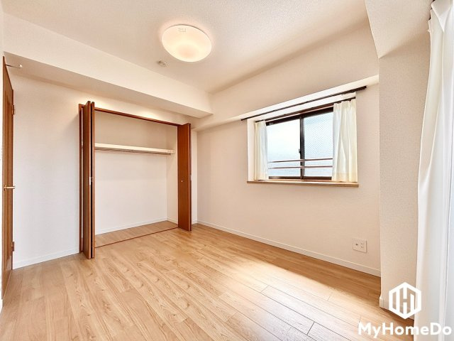 ライオンズマンション春日井の洋室