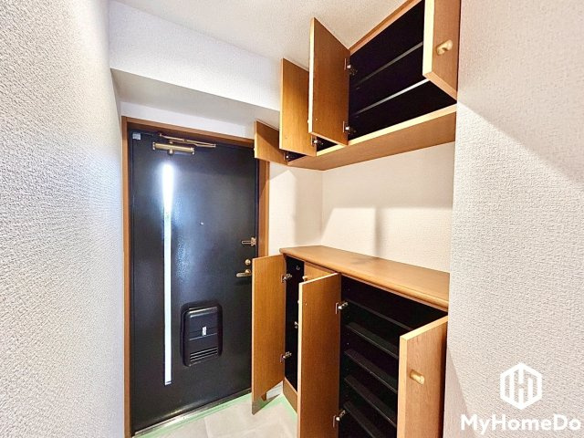 ライオンズマンション春日井の玄関
