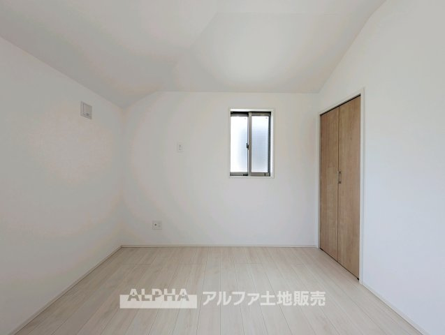 東村山市恩多町5丁目　中古一戸建　2020年築の洋室|明るい洋室です