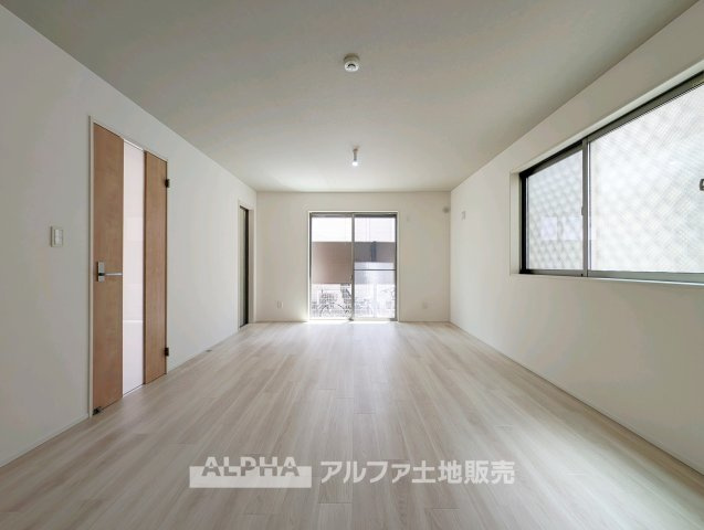 東村山市恩多町5丁目　中古一戸建　2020年築の居間・リビング|こちらの居間で趣味の時間をお楽しみください