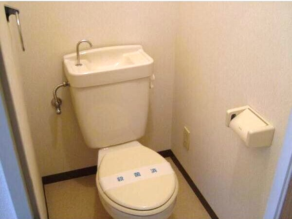 ロイヤル徳重Ⅱのトイレ