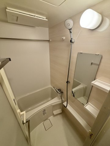 コンフォリア・リヴ博労町一丁目Qの浴室