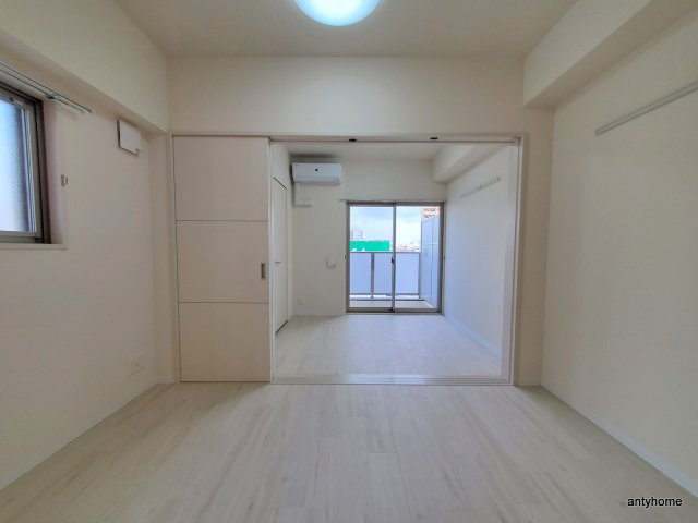 コーポラス京橋 仲介手数料無料の居間・リビング