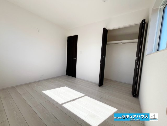 【同施工物件ご案内可能】知多郡東浦町大字石浜字田之助　全2棟の内観：施工例|【バルコニーイメージ】
◆見晴らしもよく、太陽の温かな温もりをめいっぱい受け止めてくれます。
太陽の光と爽やかな風を受けたお洗濯物はあっという間に乾き、取りこむ時には太陽の匂いを感じられそうですね。　