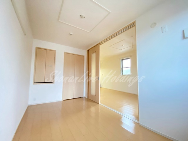 鎌倉市手広３丁目のアパートの寝室