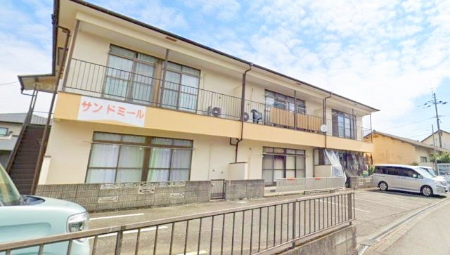 サンドミールの駐車場|駐車場があるので、車を買う予定の方も安心です
