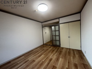 床色が落ち着いた色合いで、とてもきれいです。