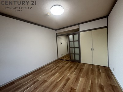 床色が落ち着いた色合いで、とてもきれいです。