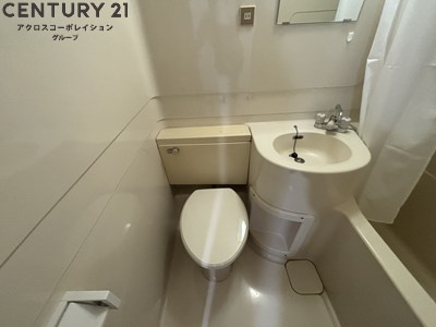 浴室内にトイレがあります☆