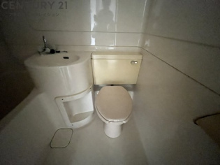 浴室内にトイレがあります☆
